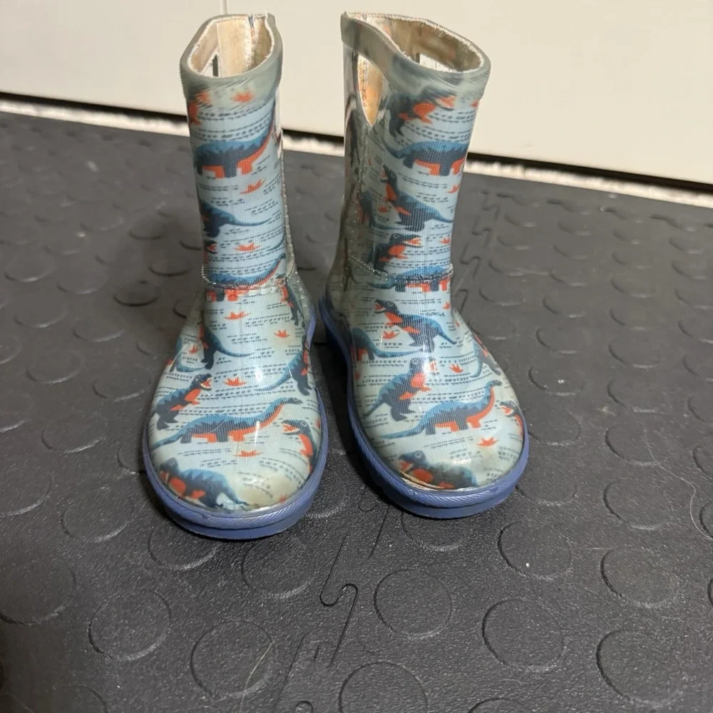 UGG RARE Little Kids Toddler Rahjee Desert Dino Rain Boots, size 6